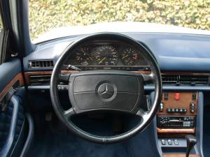 Immagine 26/47 di Mercedes-Benz 560 SEL (1989)