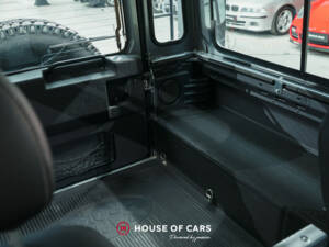 Image 21/25 of Land Rover Defender 90 (2013)