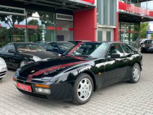 Image 2/20 of Porsche 944 S2 (1991)