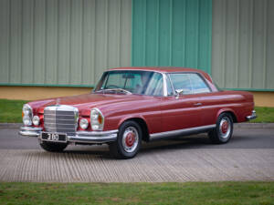 Image 8/32 of Mercedes-Benz 280 SE 3,5 (1971)