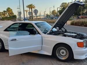 Image 32/65 of Mercedes-Benz 380 SEC (1985)