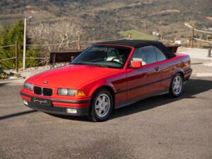 Bild 40/92 von BMW 325i (1994)