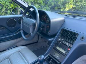 Image 16/26 of Porsche 928 GTS (1995)