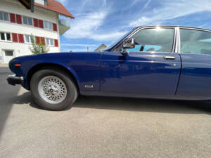 Bild 17/36 von Jaguar XJ 6 4.2 (1984)