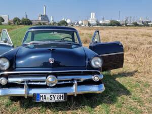 Image 34/74 of Ford Crestline Victoria (1954)