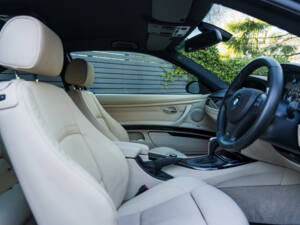 Image 32/38 de BMW 325i (2009)