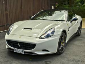 Bild 14/50 von Ferrari California (2010)