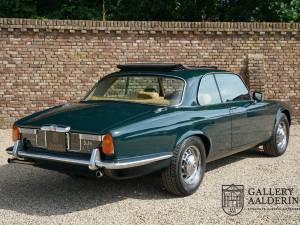 Immagine 28/50 di Jaguar XJ 6 L 4.2 (1975)