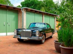Image 6/188 of Mercedes-Benz 280 SE 3,5 (1971)
