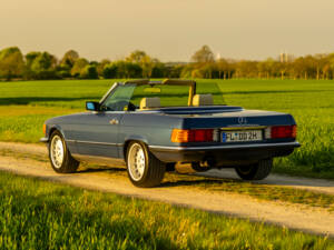 Immagine 8/42 di Mercedes-Benz 300 SL (1986)