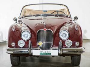 Image 2/20 of Jaguar XK 150 DHC (1959)