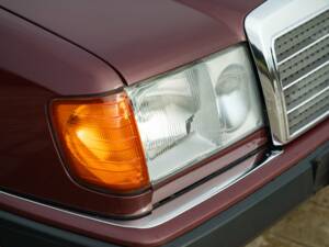 Bild 18/50 von Mercedes-Benz 300 CE-24 (1991)