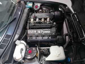 Image 14/15 of BMW M3 (1990)