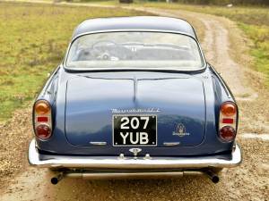 Image 22/50 de Maserati 3500 GTI Touring (1962)