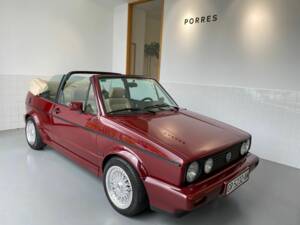 Image 4/11 de Volkswagen Golf Mk I Convertible 1.8 (1990)