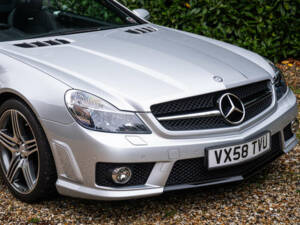 Immagine 9/32 di Mercedes-Benz SL 63 AMG (2008)