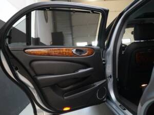Image 50/50 of Jaguar XJ 8 4.2 (2007)