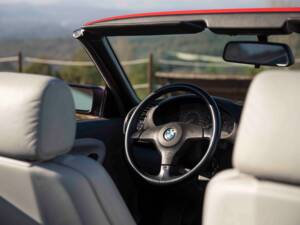 Bild 32/92 von BMW 325i (1994)