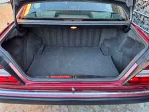 Immagine 37/75 di Mercedes-Benz 230 E (1992)