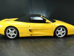 Immagine 7/30 di Ferrari F 355 Spider (1998)