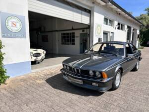 Image 16/23 de BMW 635 CSi (1985)