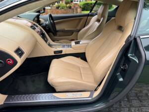 Image 25/43 of Aston Martin DB 9 (2008)