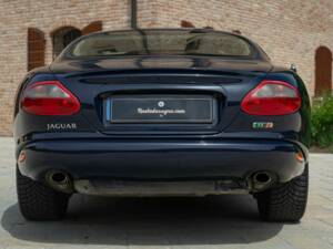 Image 8/50 of Jaguar XKR (2000)