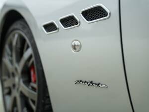 Image 24/50 of Maserati GranTurismo S (2009)