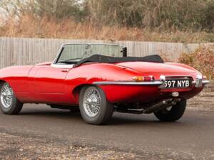 Image 3/50 of Jaguar E-Type 3.8 Flat Floor (1961)