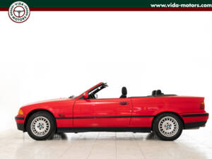 Immagine 6/20 di BMW 318i (1994)