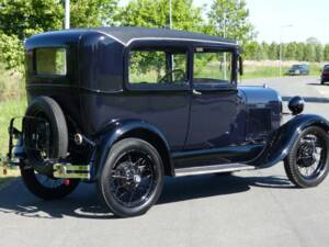 Image 3/15 of Ford Model A Tudor Sedan (1929)