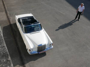 Imagen 2/56 de Mercedes-Benz 220 SE b (1962)