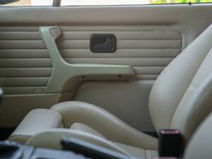 Image 37/50 of BMW 320i (1989)