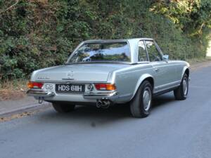 Image 6/23 de Mercedes-Benz 280 SL (1970)