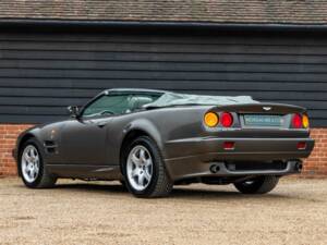 Image 23/50 de Aston Martin DB 7 Vantage Volante (2000)