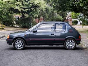 Bild 2/33 von Peugeot 205 GTi 1.9 (1987)