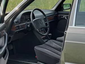 Image 9/18 de Mercedes-Benz 560 SEL (1986)