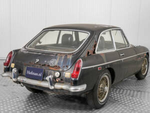 Image 28/50 of MG MGC GT (1969)