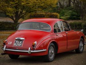 Image 3/7 of Jaguar Mk II 2.4 (1967)