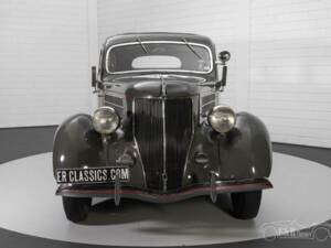 Image 4/19 of Ford V8 (1936)