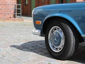 Image 16/32 of Mercedes-Benz 280 SL (1970)