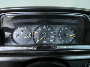 Image 27/50 of Mercedes-Benz 190 D (1984)