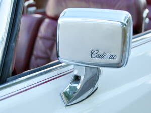 Image 24/75 of Cadillac Fleetwood Eldorado Convertible (1975)