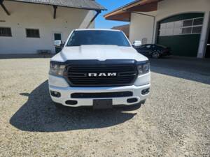 Image 14/62 of Dodge Ram 1500 (2020)