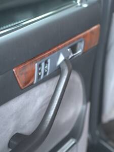 Image 41/52 of Mercedes-Benz 560 SEL (1988)