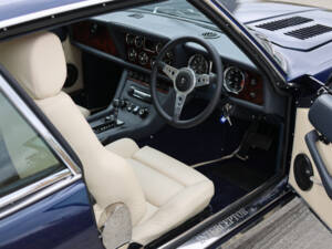 Image 6/8 of Jensen Interceptor MK III (1974)