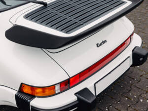Imagen 42/55 de Porsche 911 Turbo 3.3 (1988)