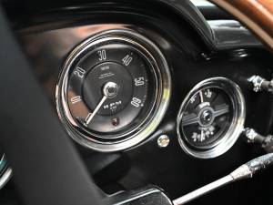 Image 40/50 de Aston Martin DB 4 (1960)
