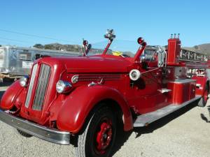 Image 2/7 of American LaFrance 700 Series Fire Truck (1948)