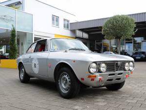 Bild 11/17 von Alfa Romeo 2000 GT Veloce (1972)
